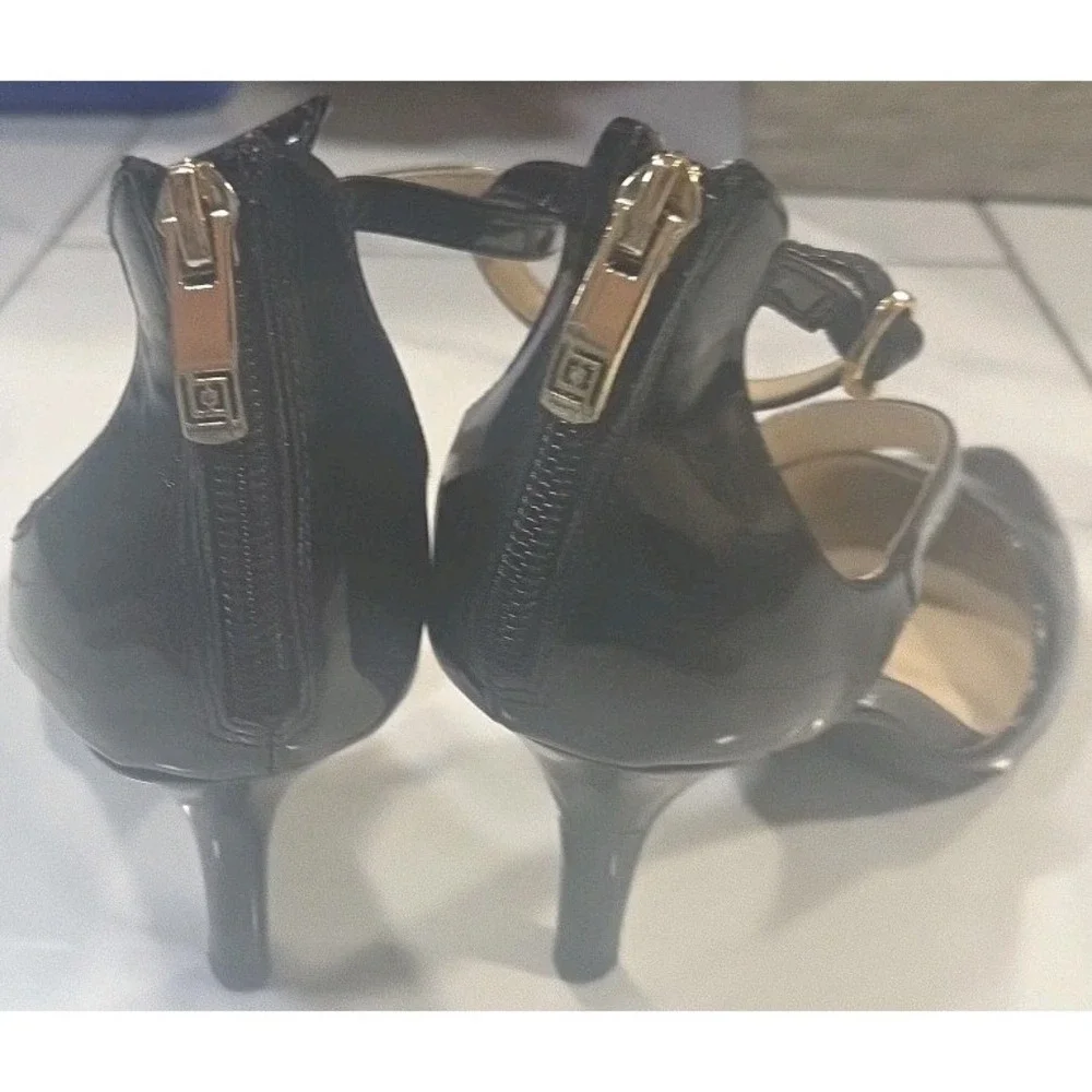 Liz Claiborne Black Strappy Pointed Toe Ankle‎ Strap Back Zip Heels Size 6 1/2